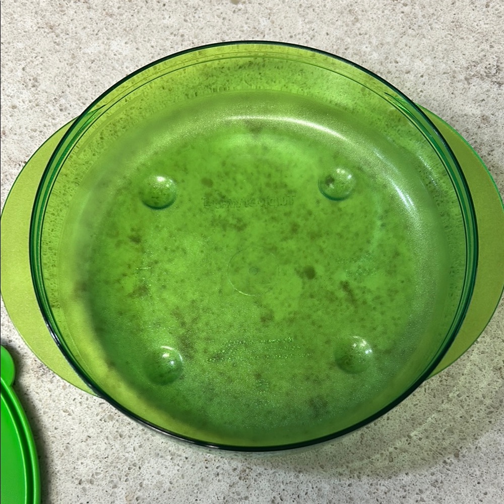Tupperware Bright Green Round Container - Picture 5 of 6